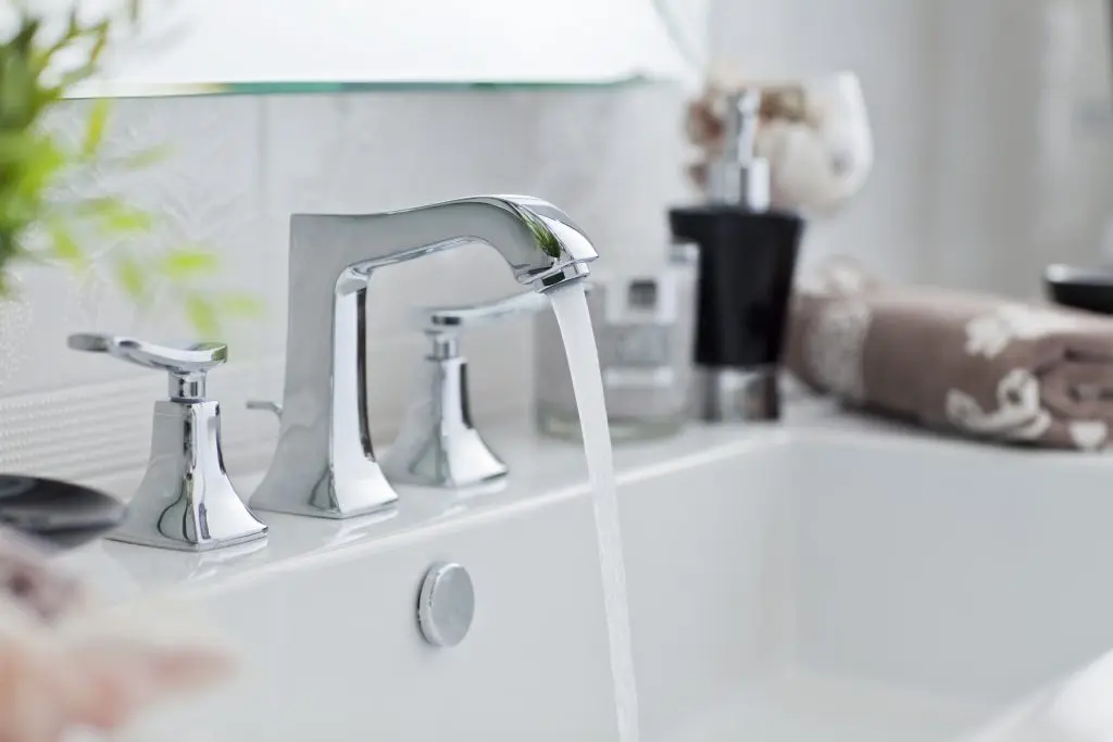 Modern bathroom faucet basin